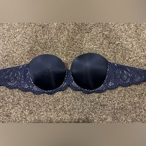 Victoria’s Secret strapless bra